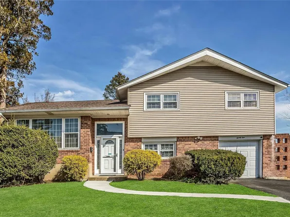 21 Evelyn Road, Plainview, NY 11803