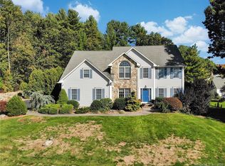 26 Hallie Ln, Somers, CT 06071