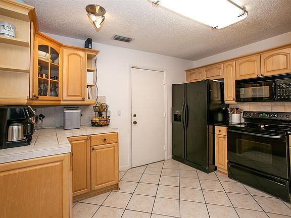 3rd image of 10988 Mainsail Drive