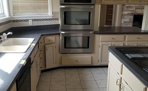 3rd image of 1001 N Eustis Dr