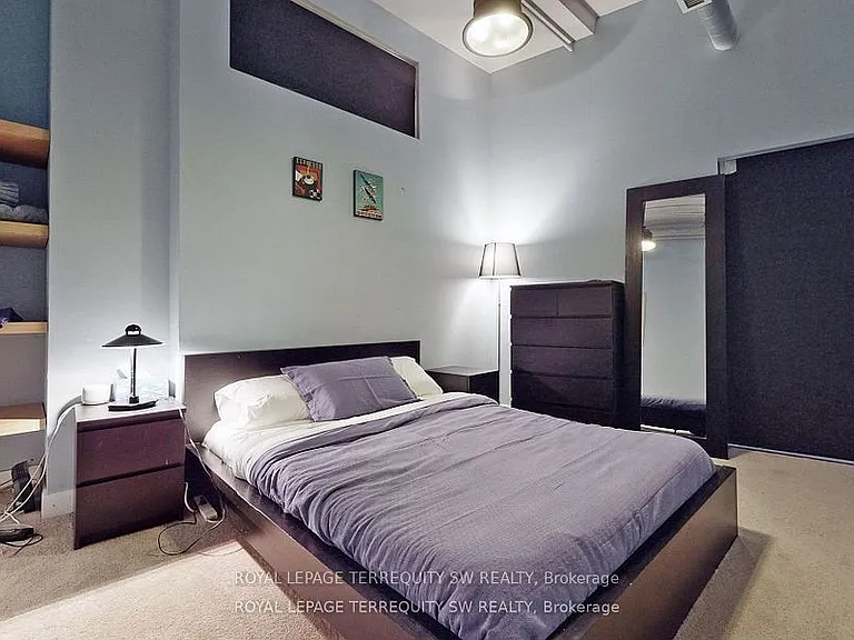700 King St W #1101 — Photo 16