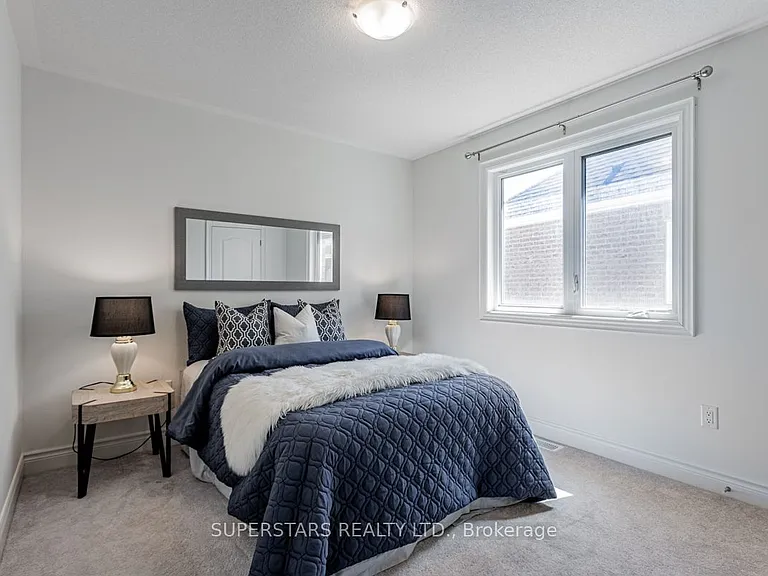 11 Empire Dr — Photo 28