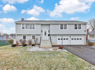 24 Ridge Crest Cir, Wethersfield, CT 06109