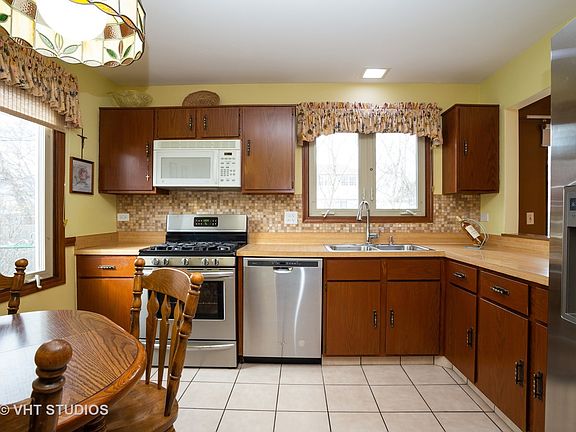 4th image of 20 Rosewood Dr