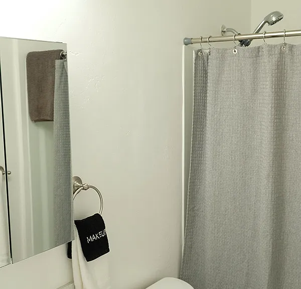 1/1 bathroom
