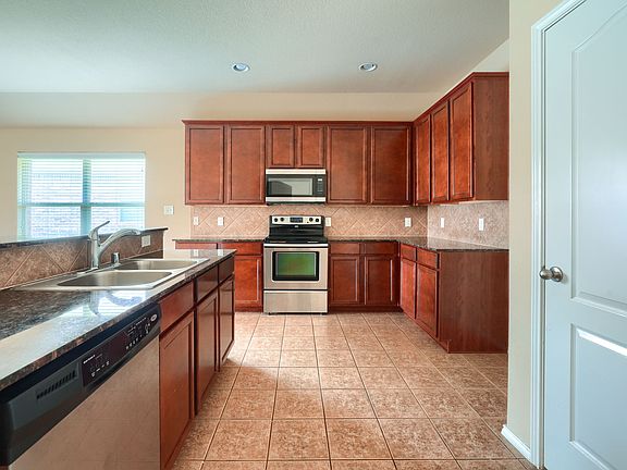4th image of 2789 Waterfall Ln