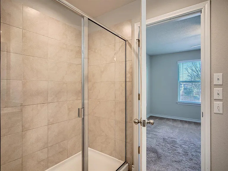 1604 Los Olivios Way — Photo 15