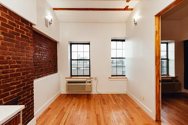 Rented by Nooklyn NYC LLC | media 7