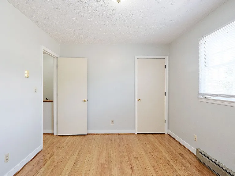 1406 Chesapeake St #B — Photo 8