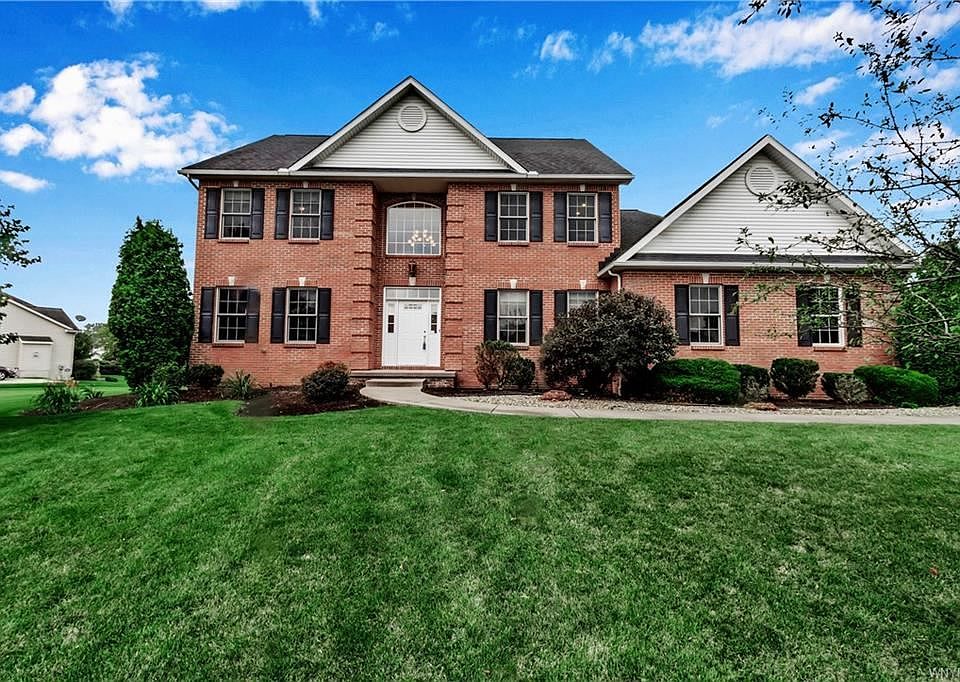 1st image of 8899 Lake Glen Ct