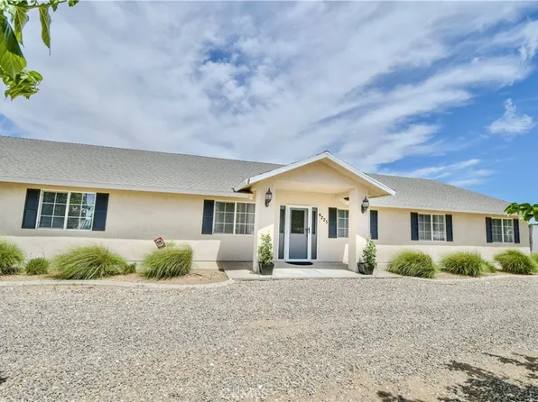 9225 Wilson Ranch Rd, Phelan, CA 92371