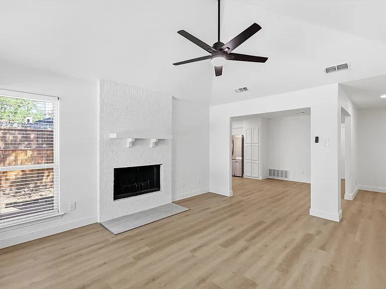 1140 W Hills Ter — Photo 16