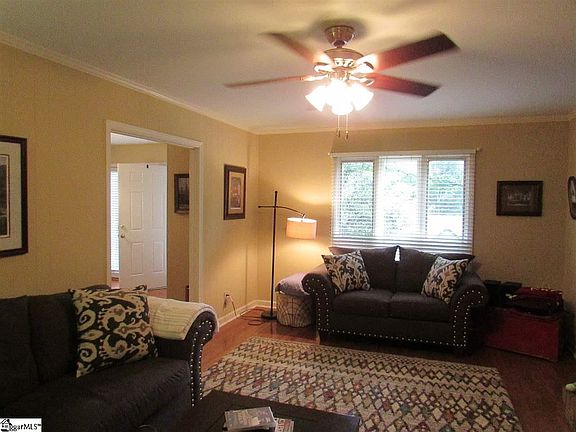 5th image of 307 Sassafras Dr