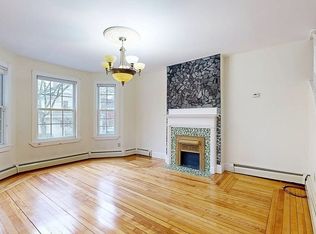 8 Crown St, Worcester, MA 01609