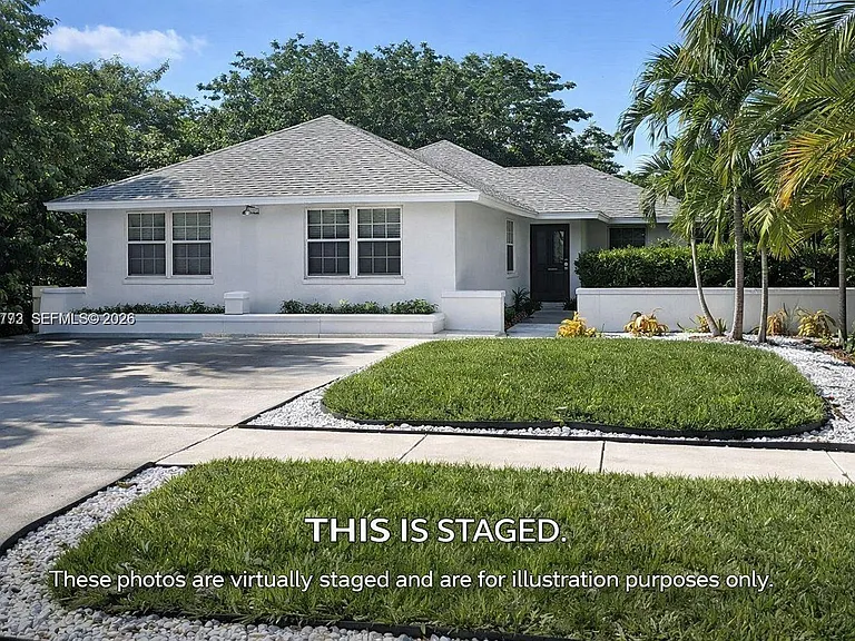 165 SW 5th Ct — Photo 1