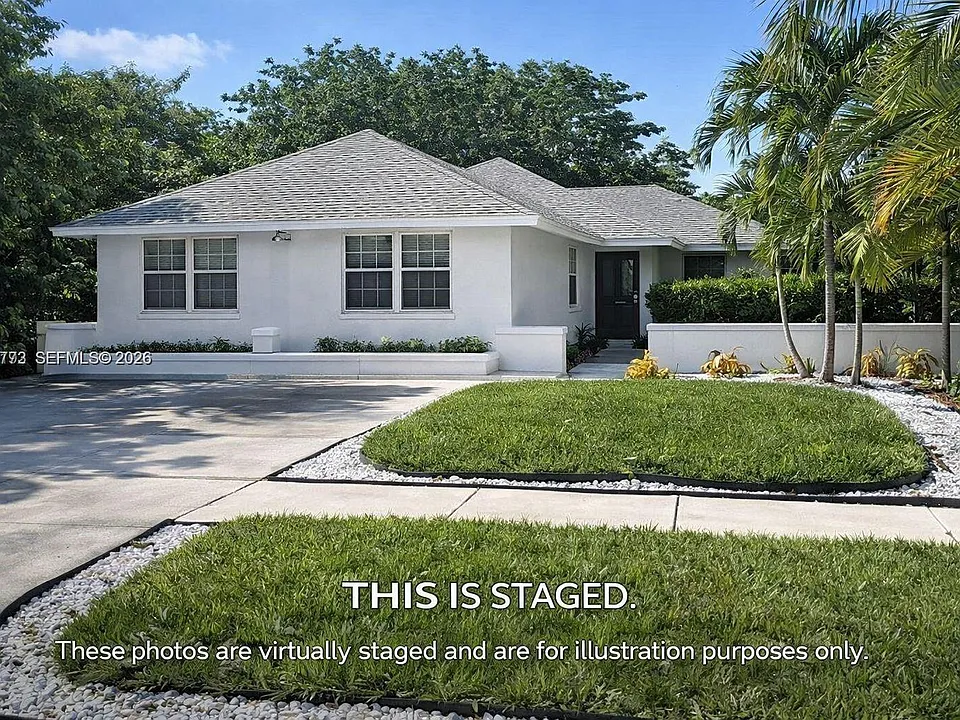 165 SW 5th Ct