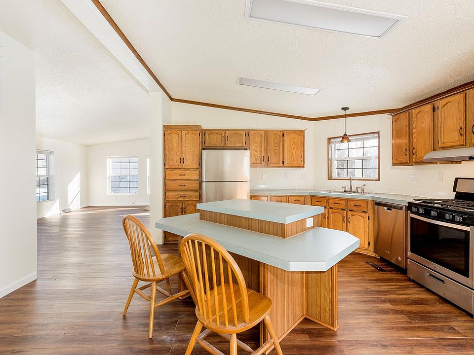 1st image of 2704 Honeysuckle Ln