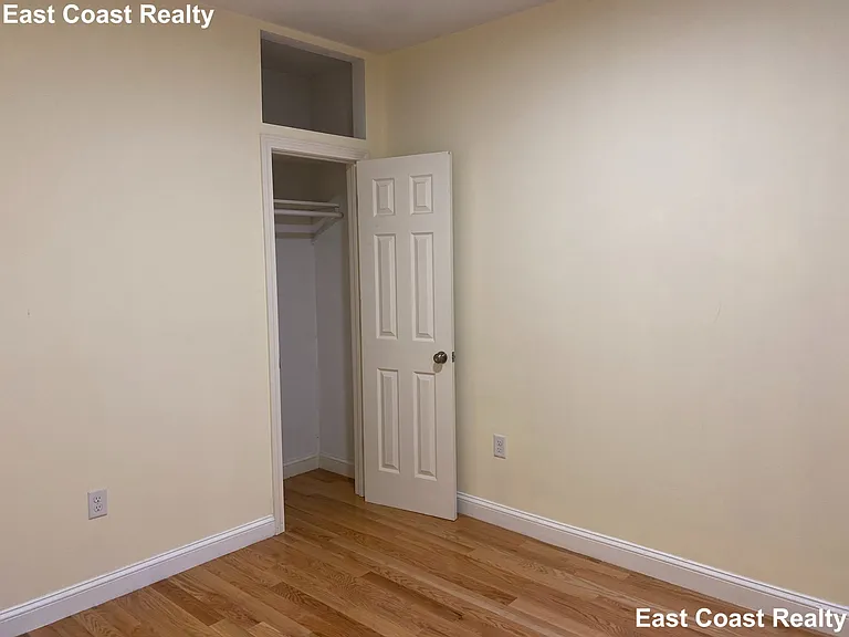 24 Phillips St #12 — Photo 2