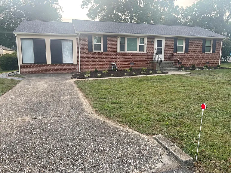 7988 Kenmore Dr — Photo 1