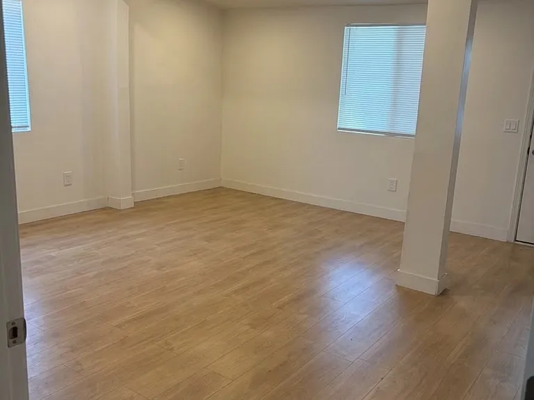 7748 Tampa Ave — Photo 11