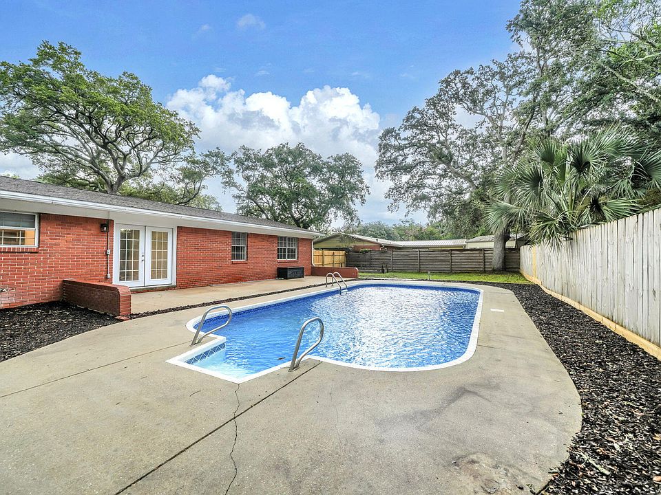 1st image of 138 Virginia Dr NW