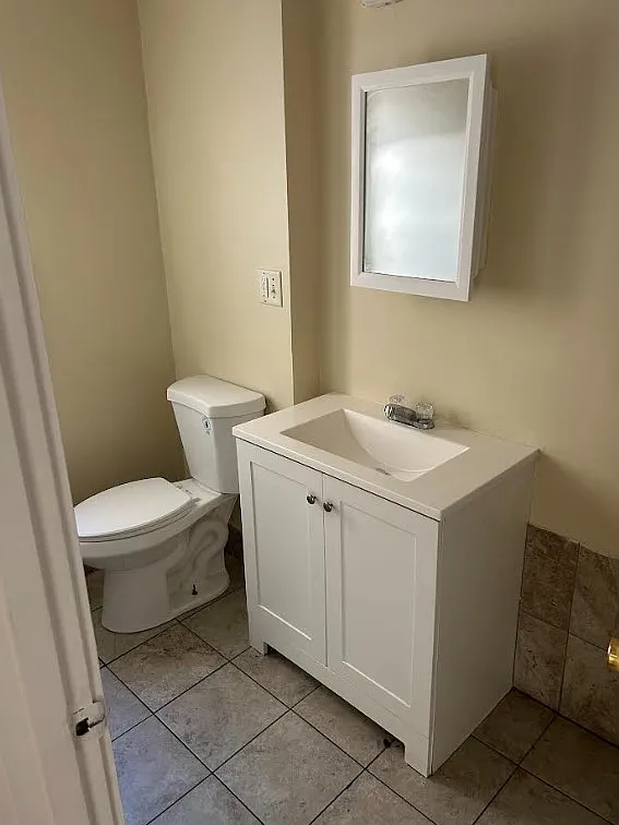 3 bed, 4100 sqft, $2,850 — Photo 3