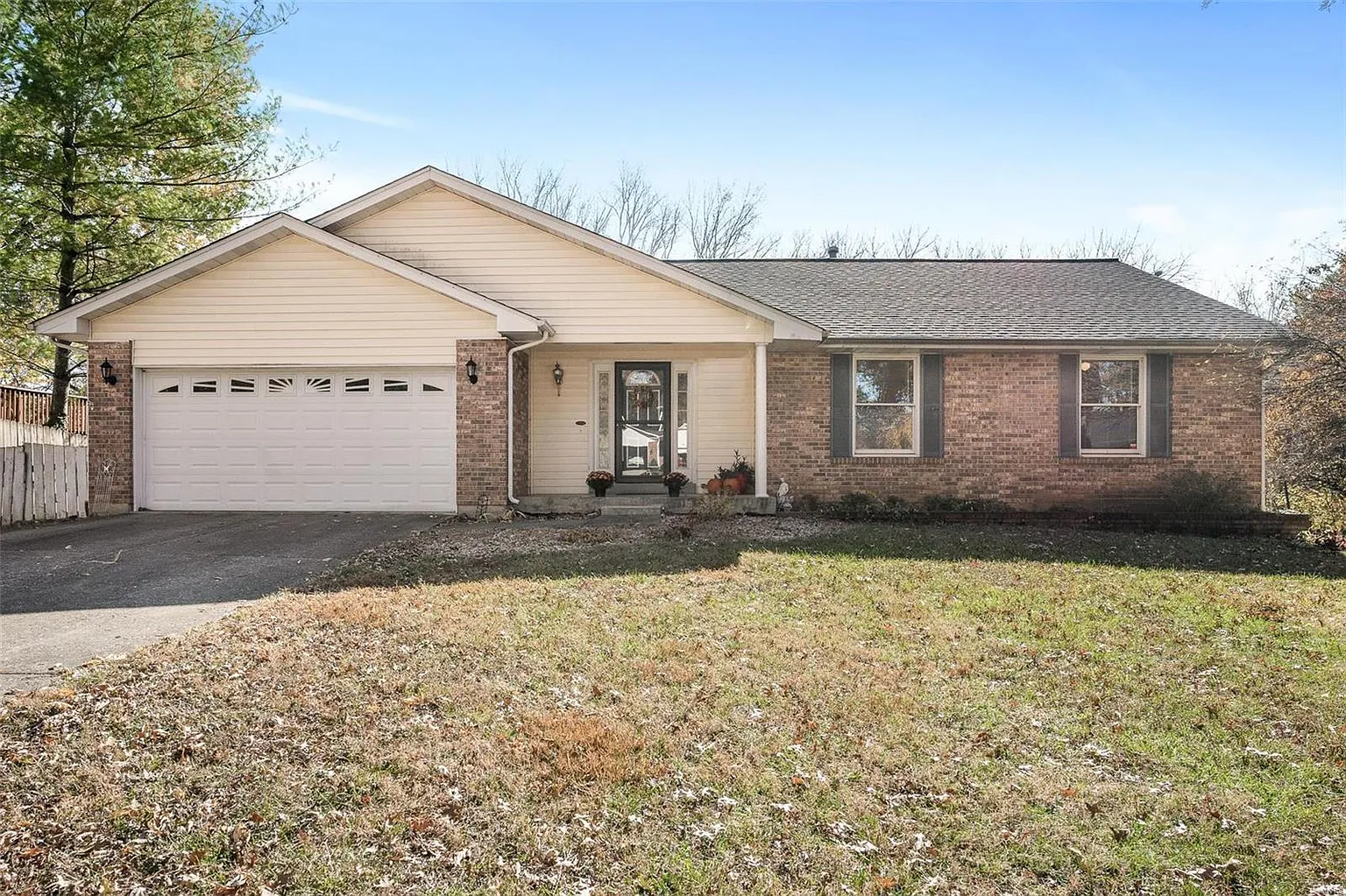 523 Bridgewater Ct photo 1