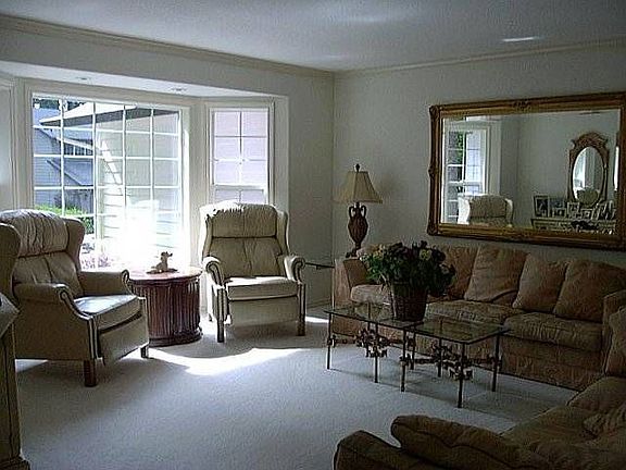 5th image of 15703 NE 27th Cir