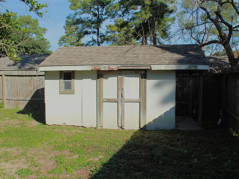 4406 Lost Lake Ln — Photo 34