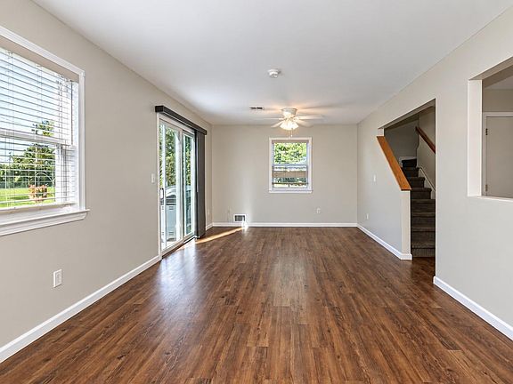 3rd image of 94 Smith Avenue
