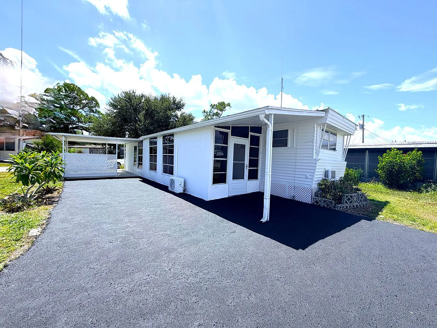 First Month Rent Free! 2/1 In N. Ft. Myers All Age Community! — Photo 2