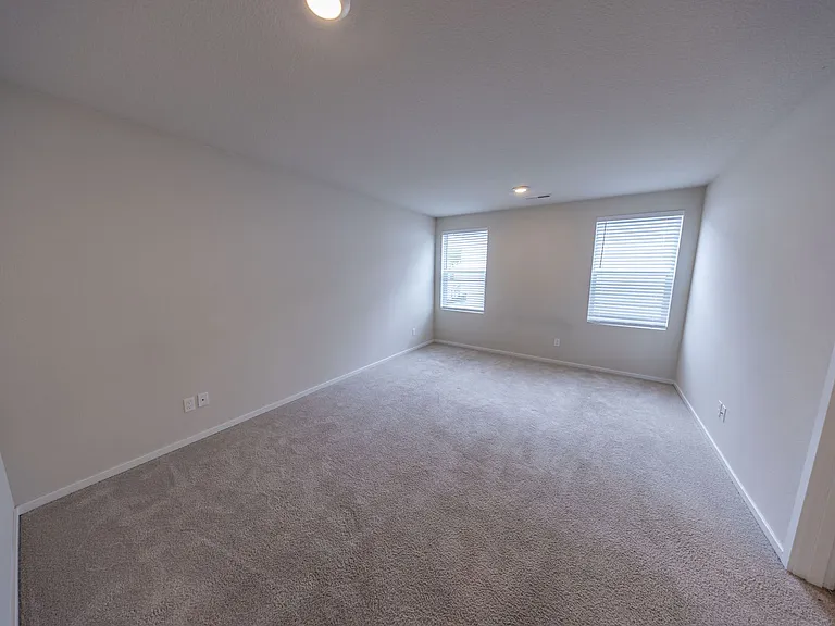 6313 NE 61st Ave — Photo 12