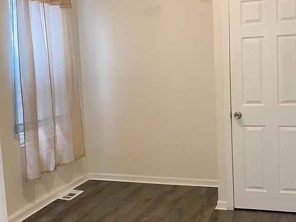 3rd image of 847 N Trumbull Ave #1