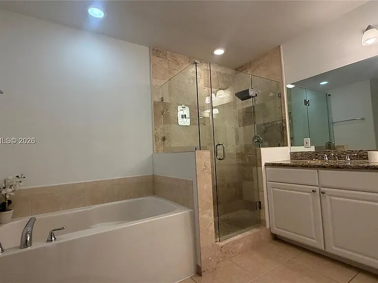 3001 NE 185th St #129 — Photo 14