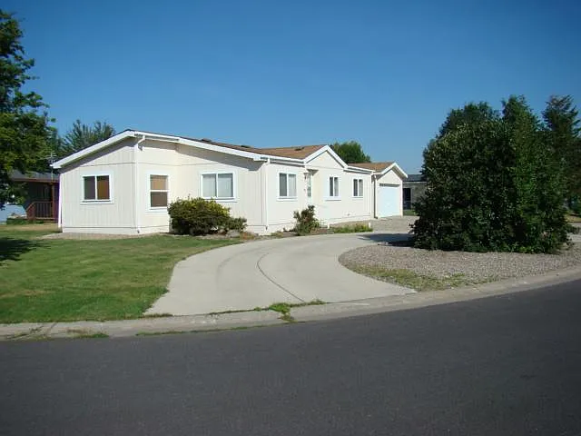 2 bed, 1188 sqft, $1,750 — Photo 2
