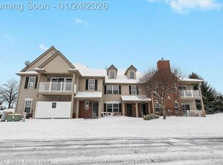 4030 Kirkway Ct #125, Howell, MI 48843