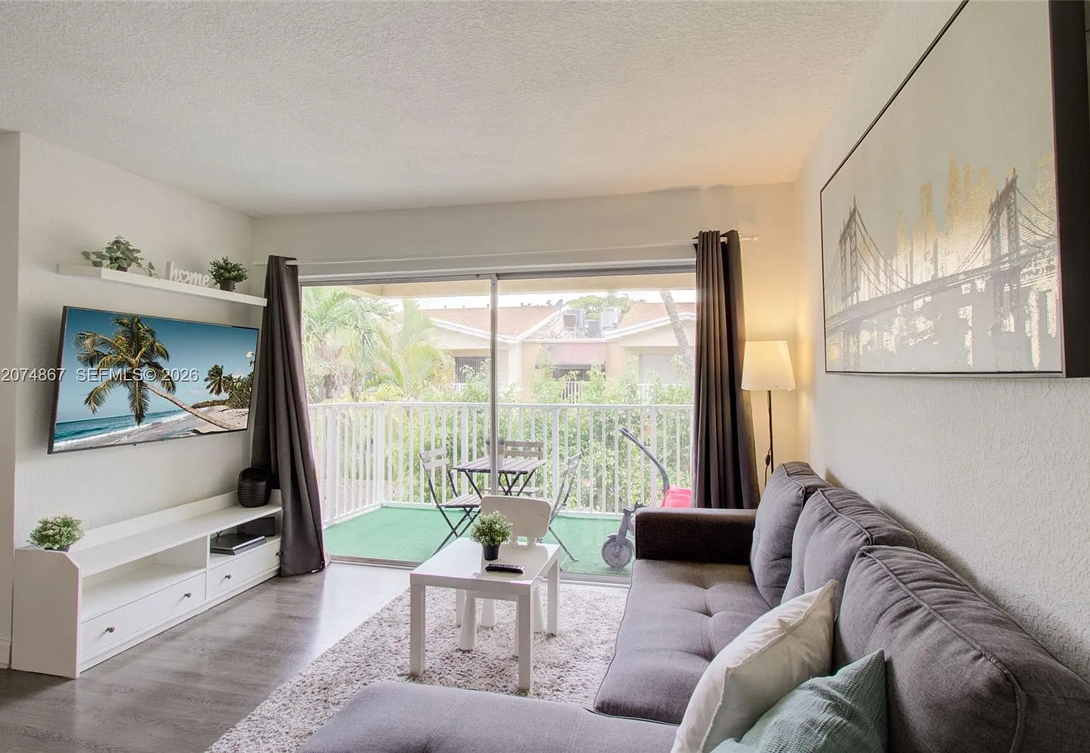 Doral Gardens Condo — Photo 2