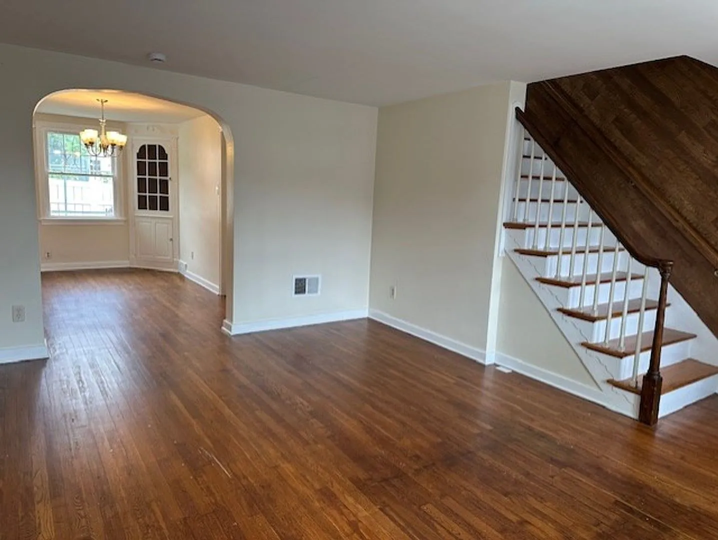 Harrisburg School District 3-Bedroom, 1-Bathroom Row-Home For Rent. — Photo 2