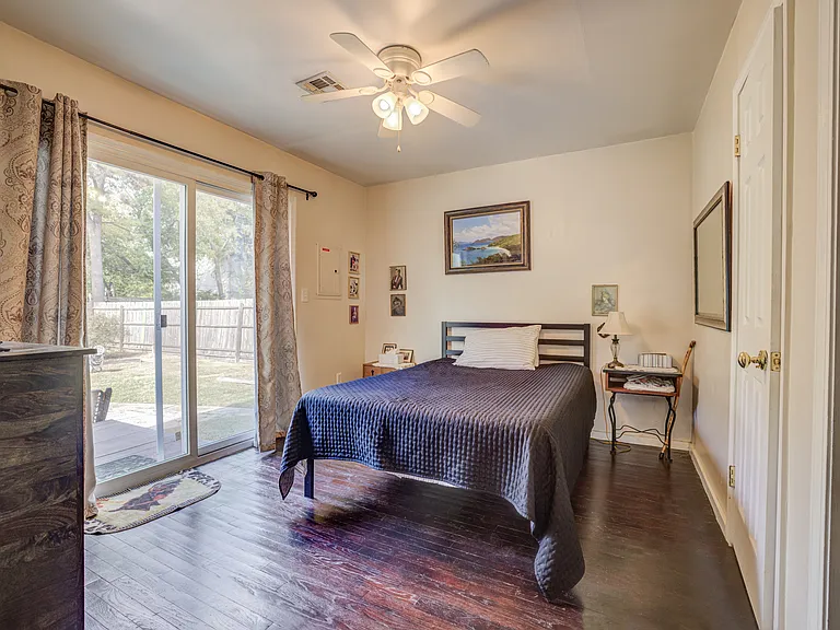 913 E Comanche St — Photo 8