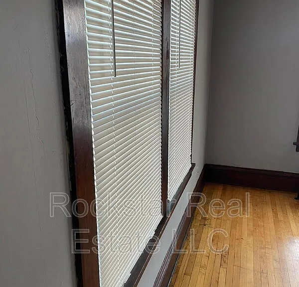 1524 W Gardner Ave #1 — Photo 5