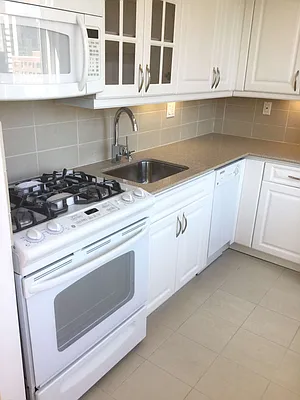 Rented by Pinnacle City Living | media 27