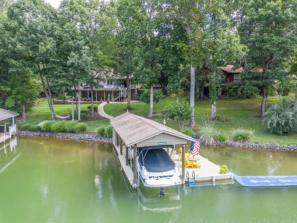 1st image of 704 Strawberry Banks Dr
