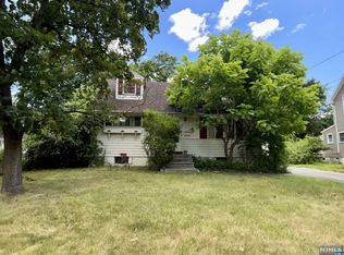 725 Midwood Rd, Ridgewood, NJ 07450