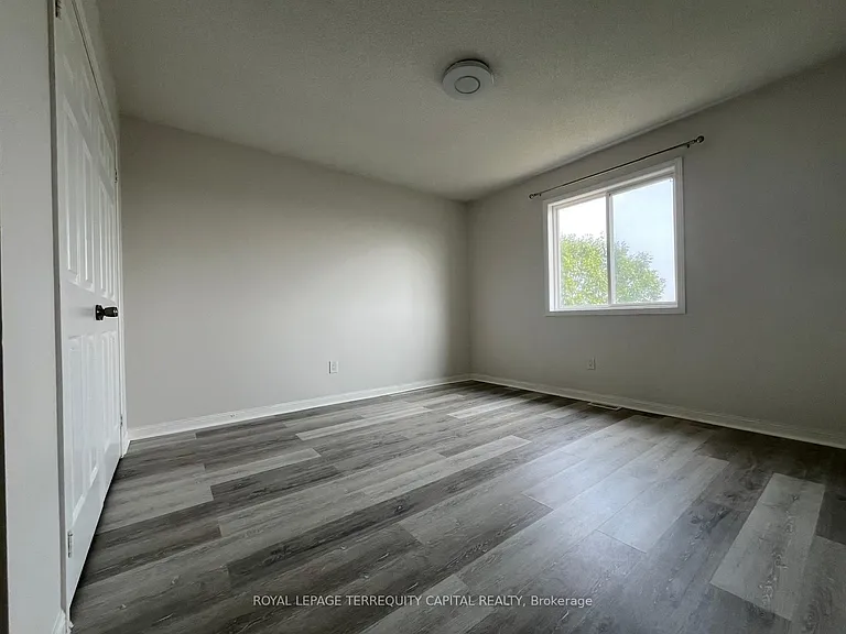 343 Edgehill Dr #UPPER — Photo 15