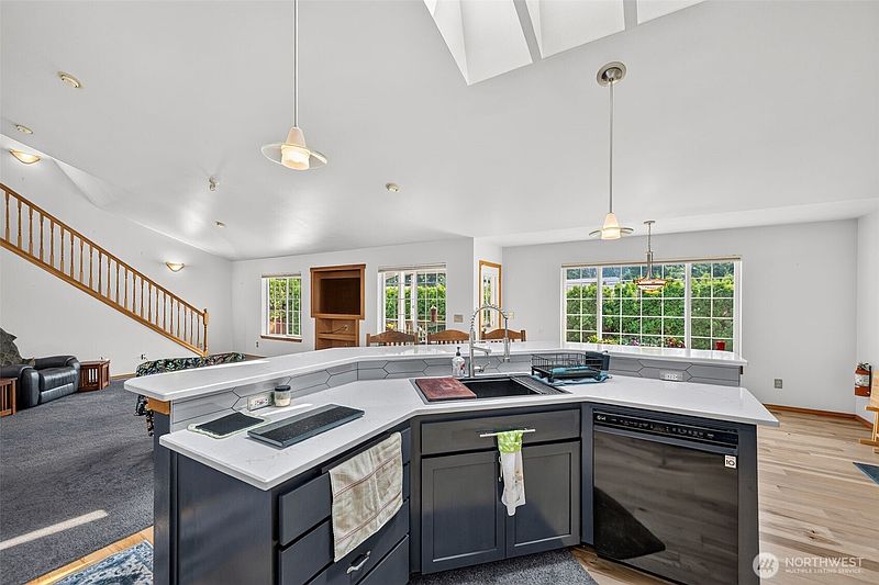 5th image of 14327 106th Avenue Ct E