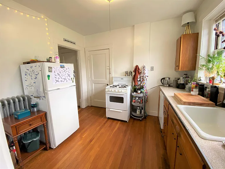 168 Norfolk St #1 — Photo 10