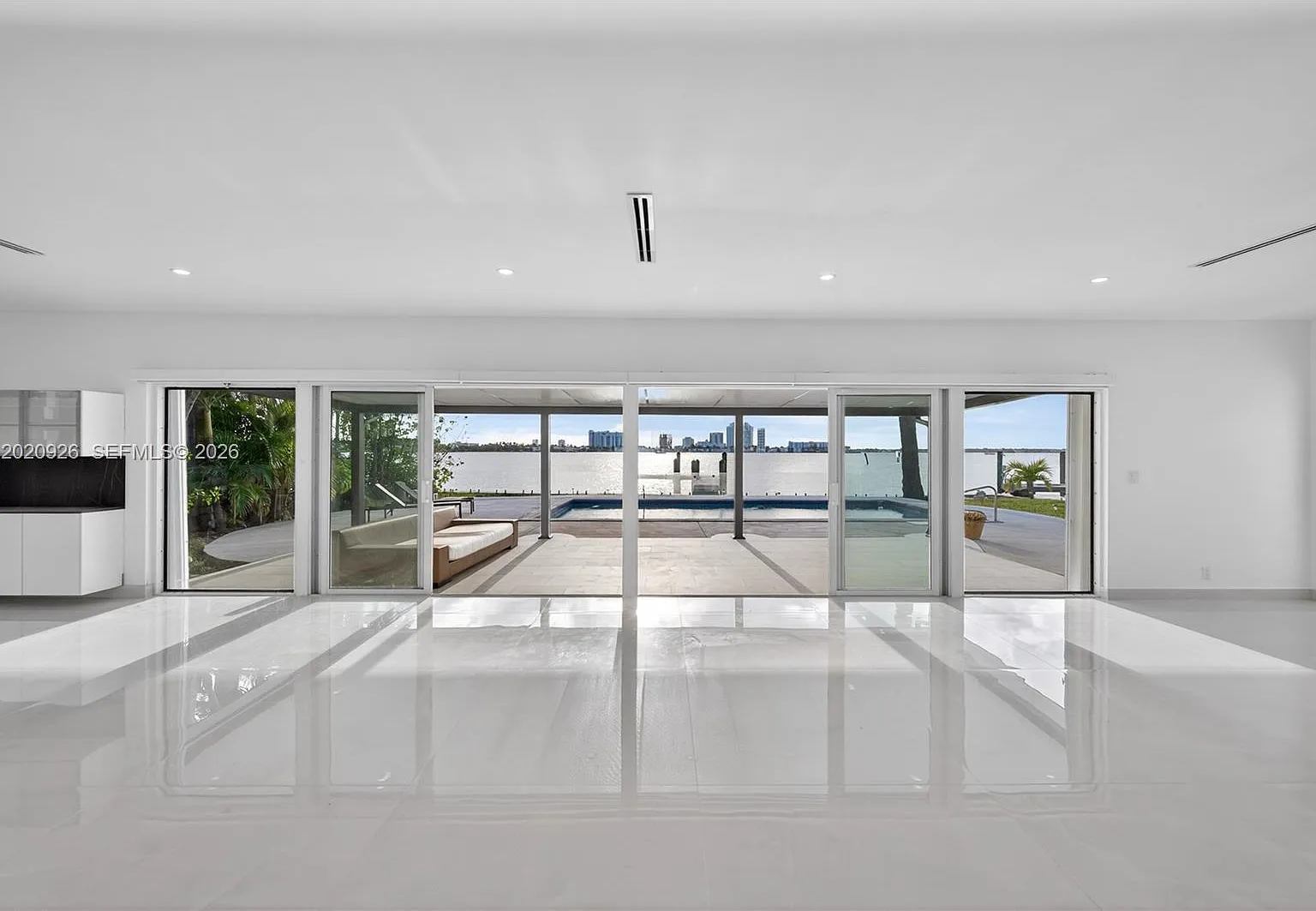 4 bed, 3668 sqft, $30,000 — Photo 4
