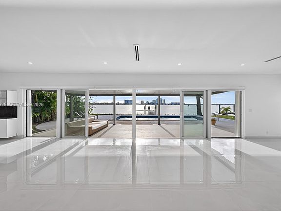 3rd image of 1101 S Shore Dr #1