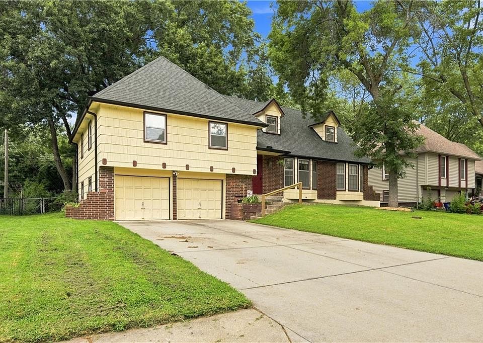 1st image of 209 SW Victor Dr