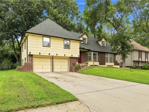 209 SW Victor Dr, Blue Springs, MO 64014